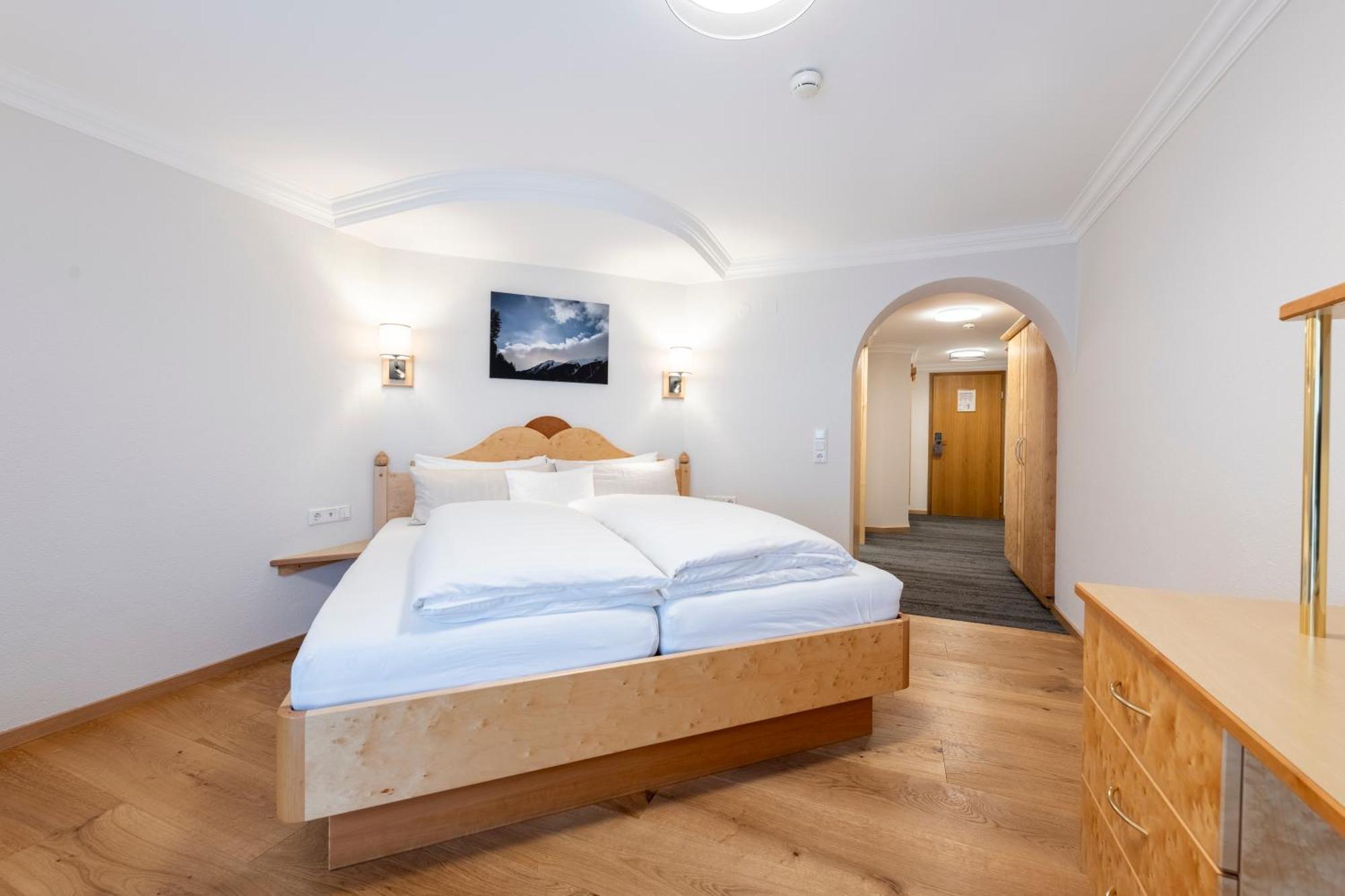 Hotel Jaegerhof Ischgl Exterior photo